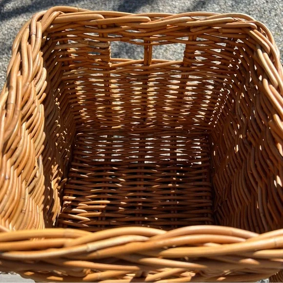 Pottery Barn Sabrina Baskets Large Wicker Storage Bin Basket Natural - Picture 8 of 9